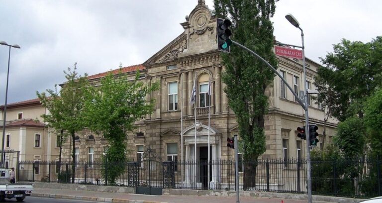 127 yildir istanbulda hizmet veriyordu ataturkun doktorunun hastanesi kapatiliyor fcXlekw1