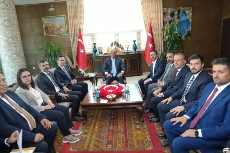 bakan ersoy sorunlarini cozmus turkiye kalkinmis refahini artirmis bir turkiye demektir 2 GTyP3pYI