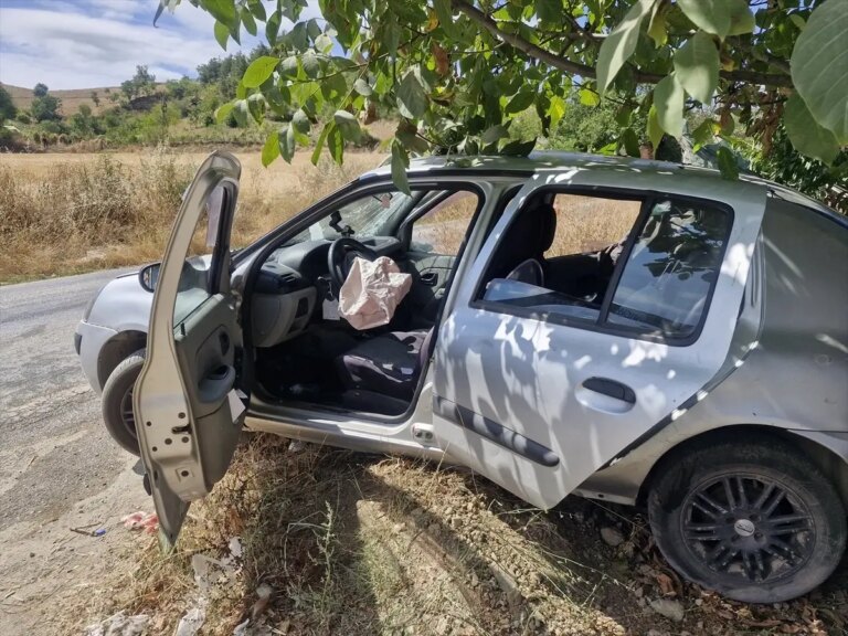 erbaada trafik kazasi 5 yarali 7DjdgZLj