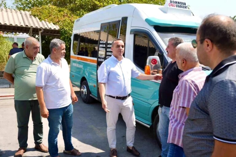 kader atlidan izmir minibus karta tepki CX6mpb1p