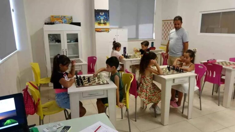 sokede satranc ile baslayan basari hikayesi QfttEvWq