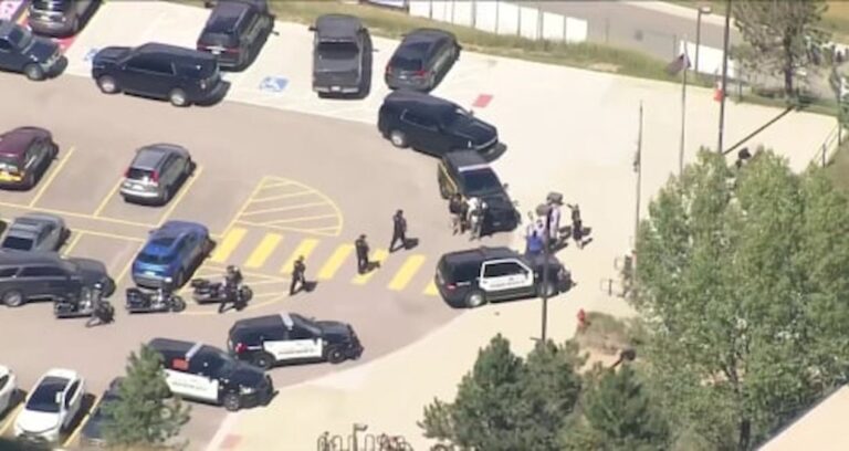 coloradoda lisede kursun yagdirdi polis mudahale etmedi g5FrjyX2