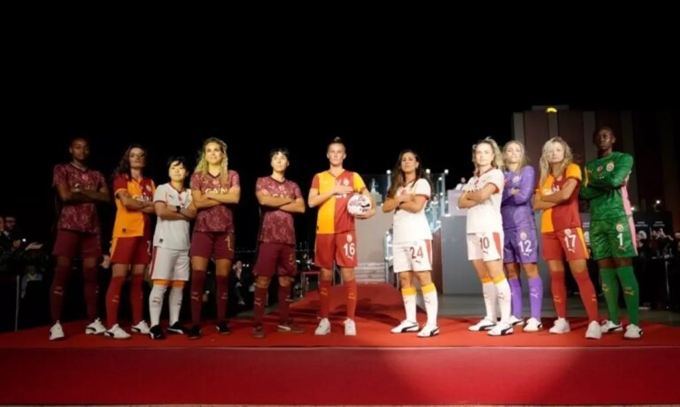 galatasaray yeni sezon forma lansmani yapildi mnR8U6Fw
