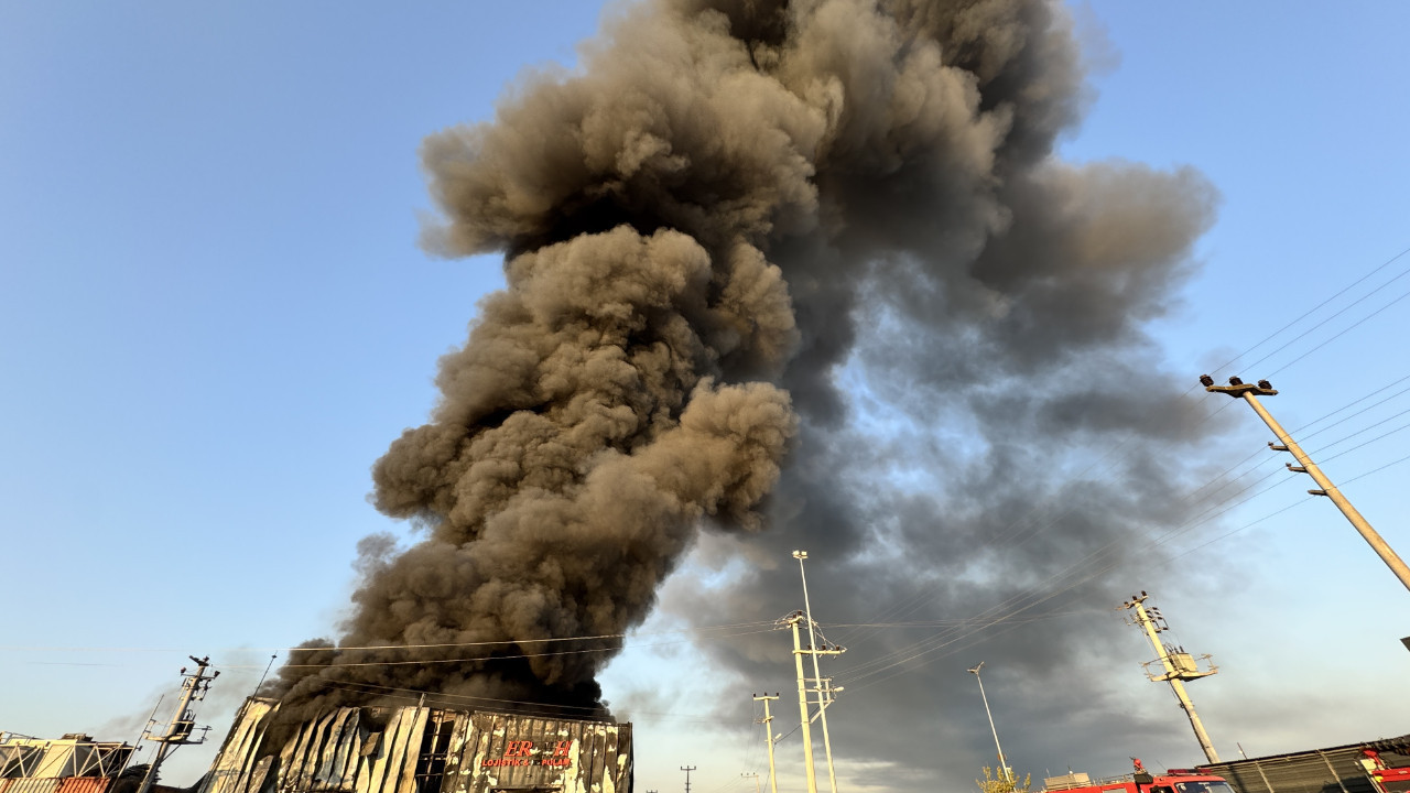 kocaelide lojistik deposunda yangin FGrEGmBa