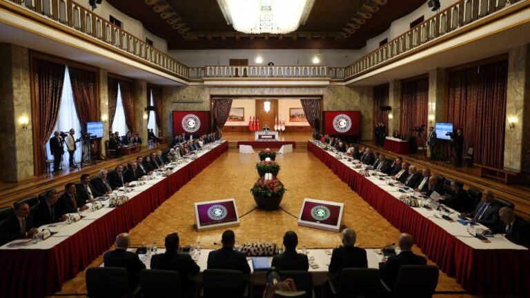 kulis komisyonda chp operasyonlari rahatsizligi kalmanin anlamli olmadigini dusunenler az degil elc8pRgQ