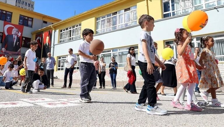 okullar yarin aciliyor Waz7PS8X