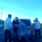 trafik tartismasi kanla bitti taksiciye 4 kisi saldirdi ZbbNtCMk