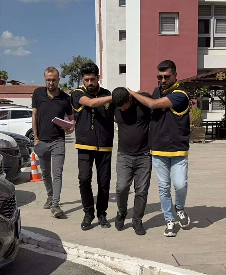 adanada bicakli kavga 1 olu 1 tutuklu iz6i4yNF