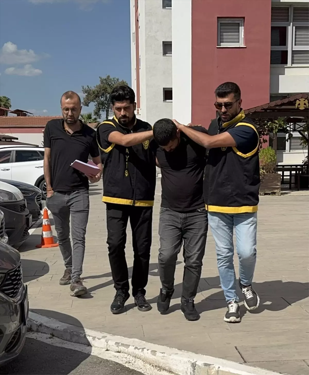 adanada bicakli kavga 1 olu 1 tutuklu iz6i4yNF