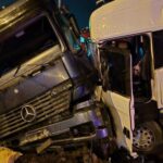 amasyada tirlar kafa kafaya carpisti KK1Cf18w.jpg