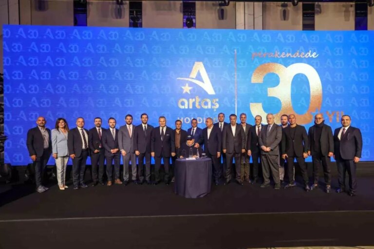 artas holding perakendede 30uncu yilini kutladi F6ruzWGT.jpg