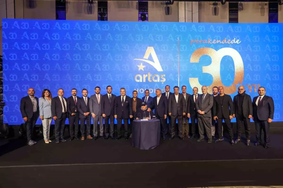 artas holding perakendede 30uncu yilini kutladi F6ruzWGT.jpg