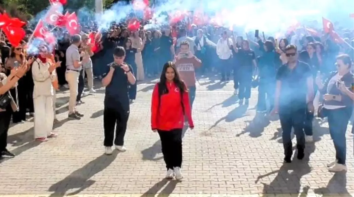 aysegul karagoz dunya sampiyonu GBR5prJc