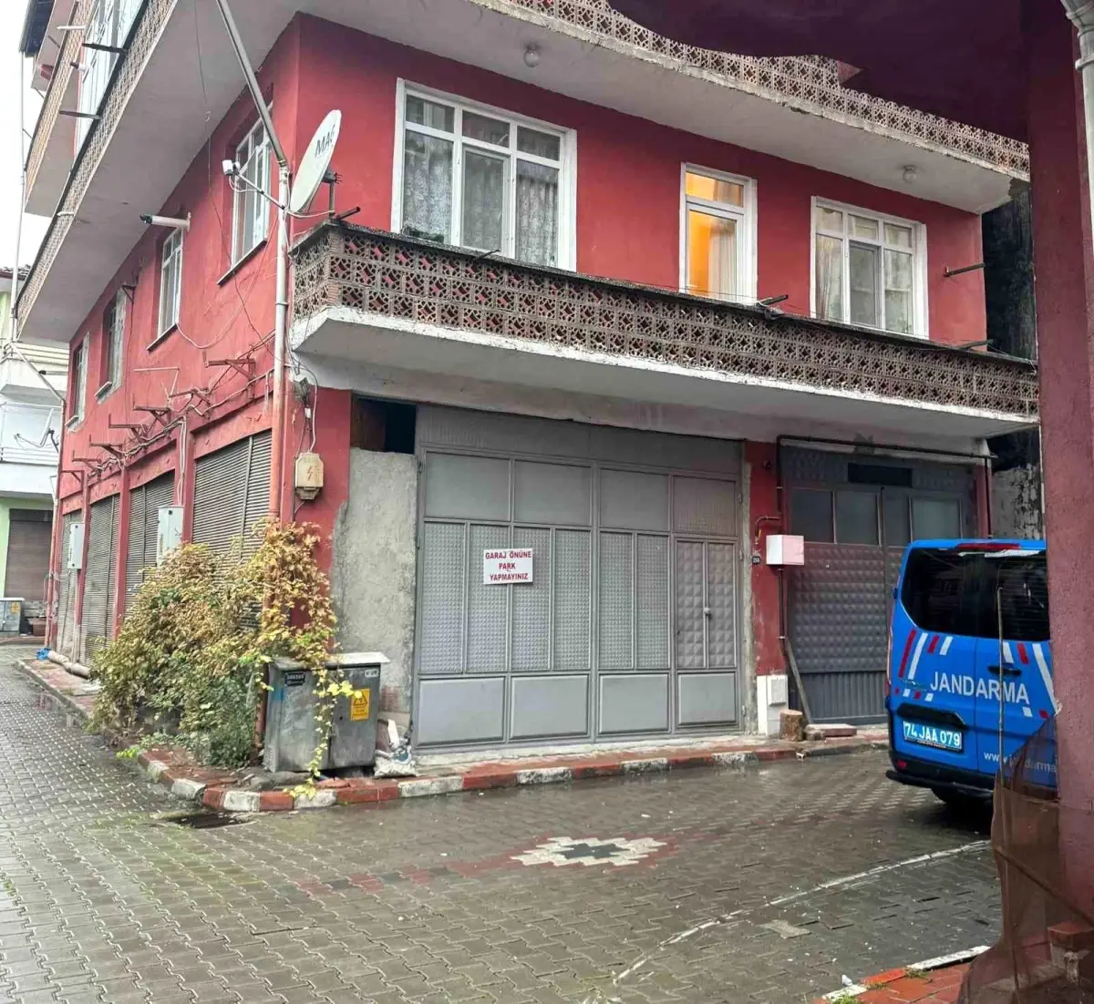 bartinda yalniz yasayan kadin olu bulundu c2CiWmx7.jpg