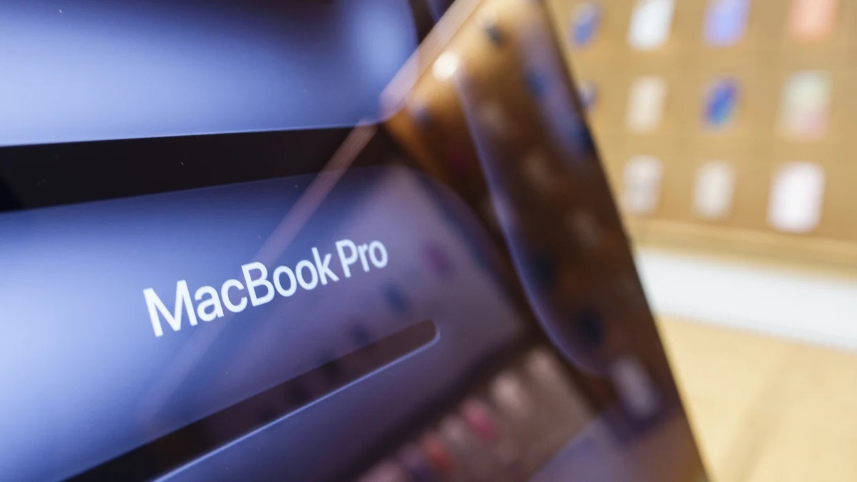 dokunmatik macbook pro yolda ipad ve mac deneyimi birlesiyor fxSw3jAB.jpg