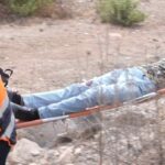 israil askerleri sevinmeyin diyerek filistinli kalabaliga saldirdi eBpVITbf.jpg