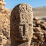 karahantepede insan yuzlu t bicimli dikilitas bulundu EqQDTqpX