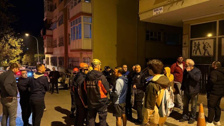 kartalda kolonlarinda catlaklar olusan bina tahliye edildi yaklasik 150 dairenin riskli yapi sureci var pXODTlig.jpg