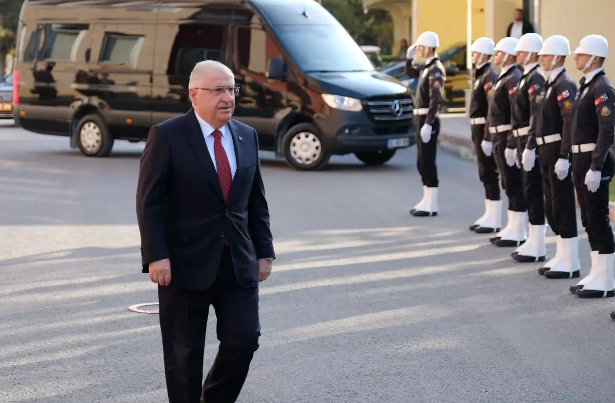 milli savunma bakani yasar guler konyada tedarikci bulusmalarina katildi CyUVEgJ2.jpg