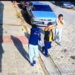 tekirdagda 3 cocuk park halindeki aractan sibop kapaklarini caldi wyfn2AwA.jpg