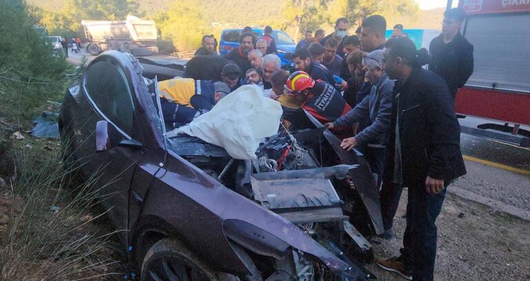 turistik-yolda-feci-kaza-pGc9exr5.jpg