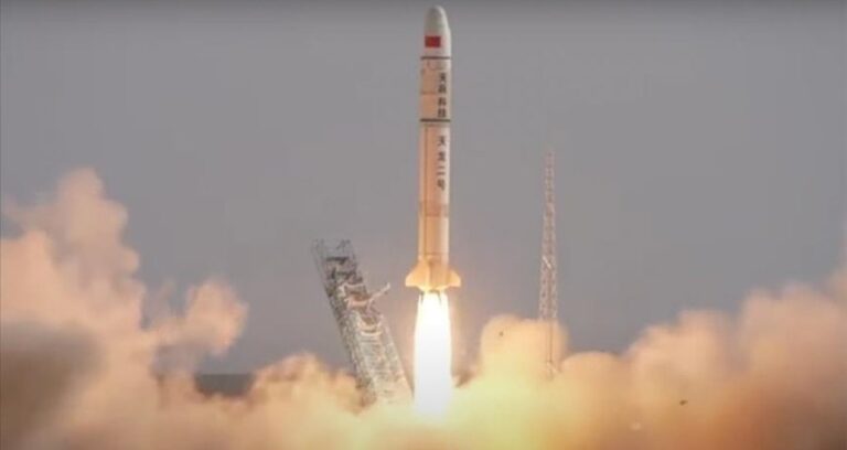 cin-denizcilik-icin-2-yeni-veri-uydusunu-firlatti-qgzCVB35.jpg