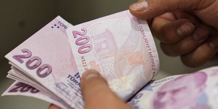 memur-ve-emeklinin-zamli-maasi-bugun-belli-olacak-iste-tum-senaryolar-GgJXKuCS.jpg