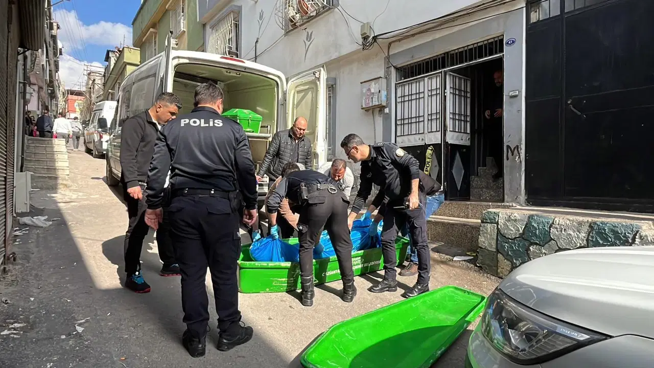 14 Yaşındaki Kız, Babasını Taciz İddiasıyla Öldürdü