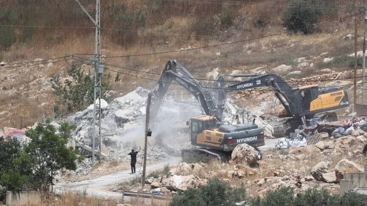 Israil askerleri bati seriada filistinlilerin evini yerle bir etti z9Gd4YEh