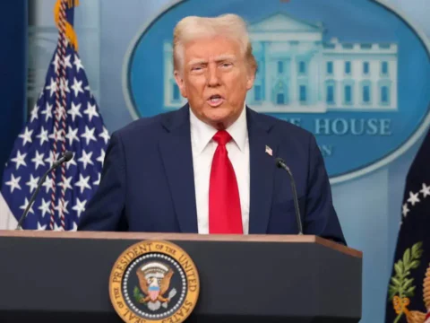 Trump bu gece ve yarin irani sert bir sekilde vuracagiz fksA4Dub