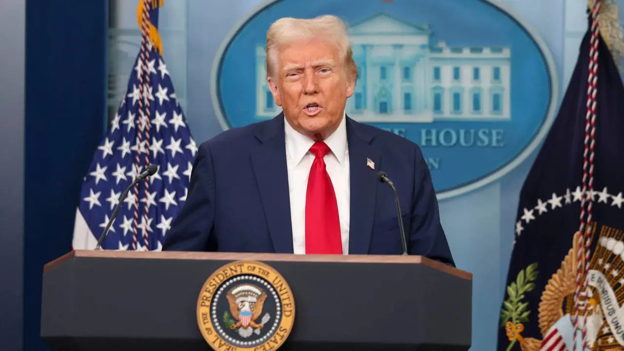 Trump bu gece ve yarin irani sert bir sekilde vuracagiz fksA4Dub